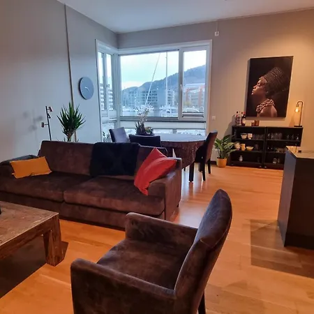 Apartamento Byleilighet I Sjokanten M Terrasse